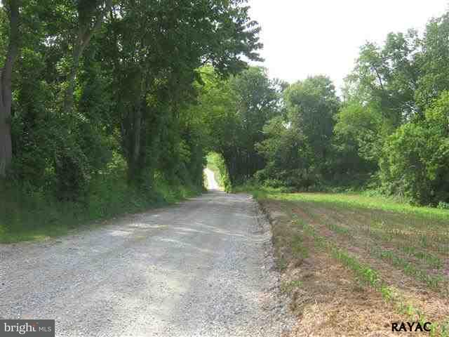 221 Ross Road Hanover, PA 17331 - Photo 3 of 36