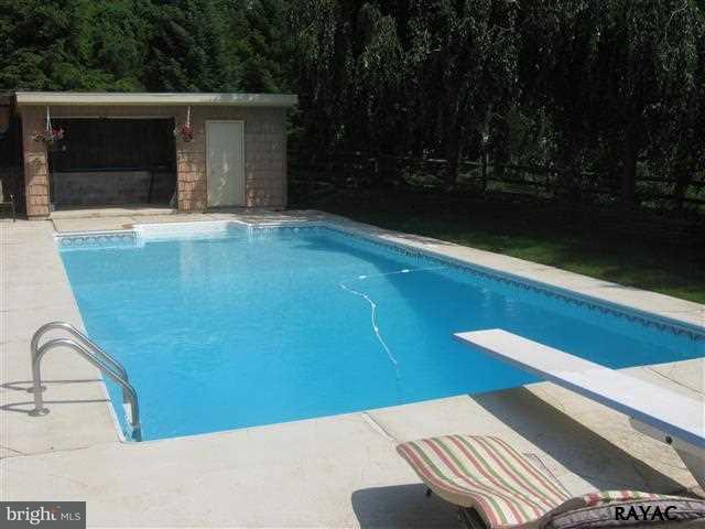 221 Ross Road Hanover, PA 17331 - Photo 21 of 36