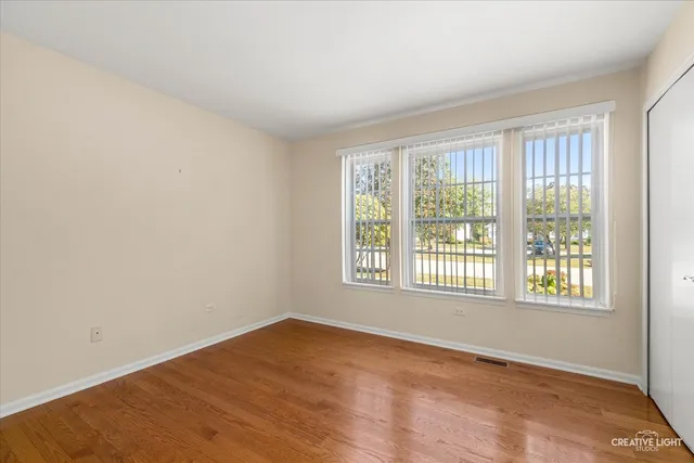 $299,500 | 505 Parkland Court, Oswego, IL 60543