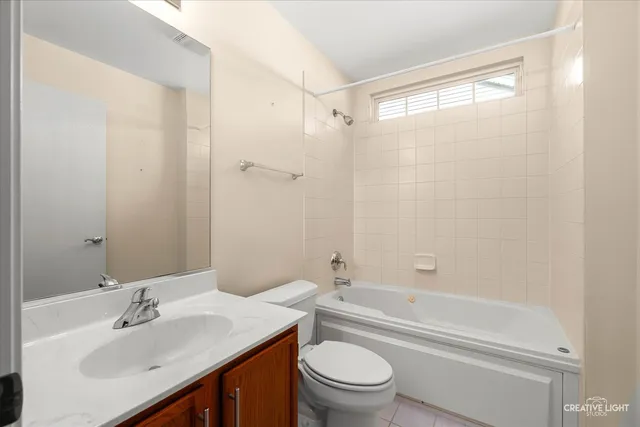 $299,500 | 505 Parkland Court, Oswego, IL 60543