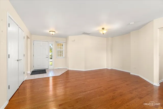 $299,500 | 505 Parkland Court, Oswego, IL 60543