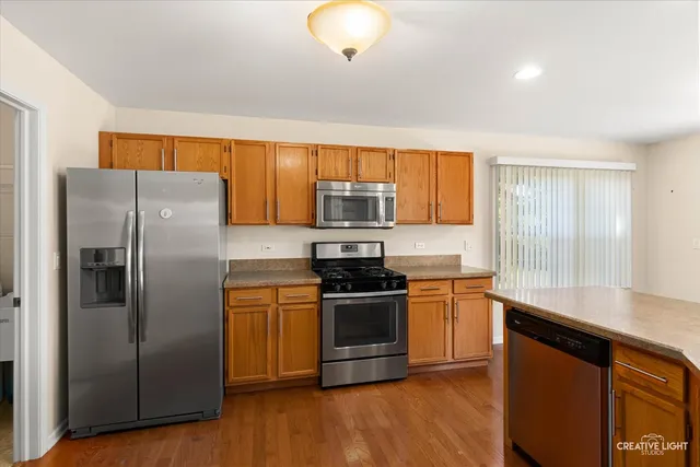 $299,500 | 505 Parkland Court, Oswego, IL 60543