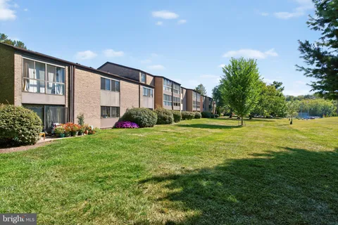 $224,900 | 18910 Smoothstone Way, Unit 4, Montgomery Village, MD 20886