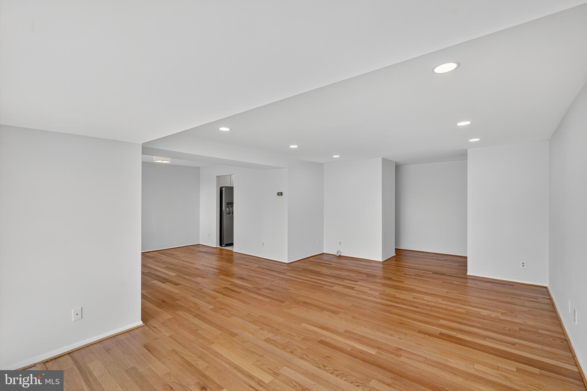 18910 Smoothstone Way, Unit 4 Montgomery Village, MD 20886 - Photo 5 of 30