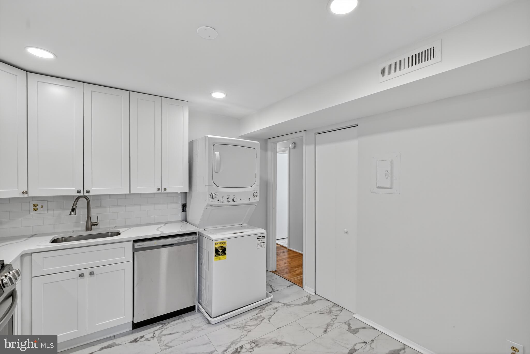 18910 Smoothstone Way, Unit 4 Montgomery Village, MD 20886 - Photo 9 of 30