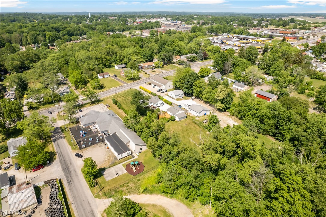 808 East Waterloo Road Akron, OH 44306 - Photo 31 of 31 Drone view of the surrounding areas