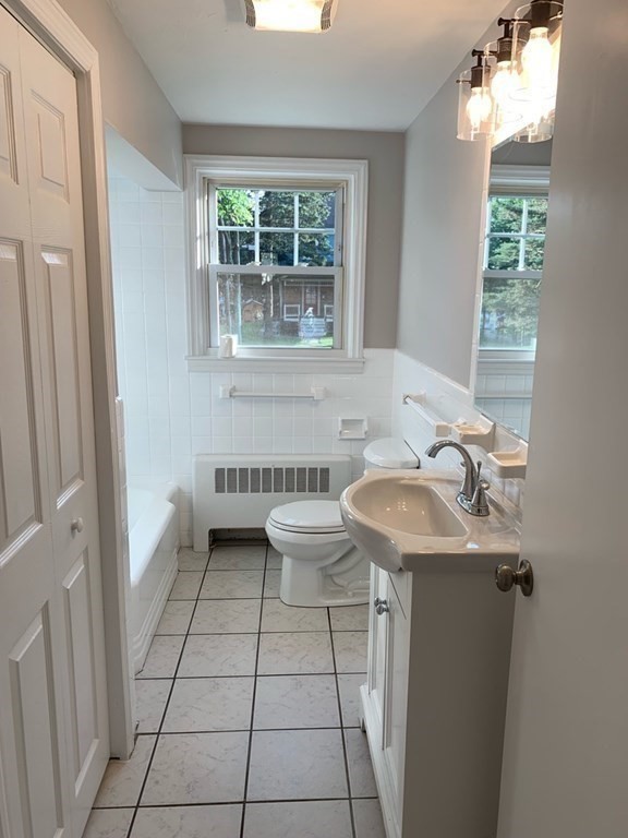 454 Sunderland Road Worcester, MA 01604 - Photo 8 of 11 Gallery Image 8