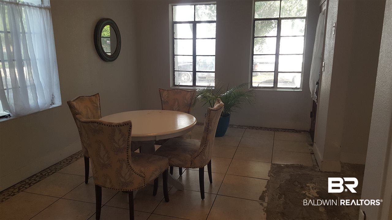 302 Congress Street Mobile, AL 36603 - Photo 6 of 18 Dining Room