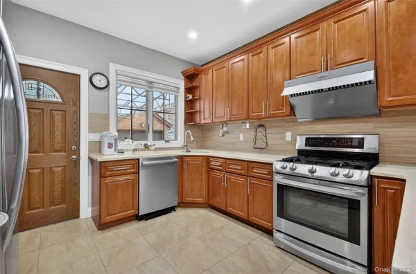 $1,895,000 | 151-23 26th Avenue | Flushing