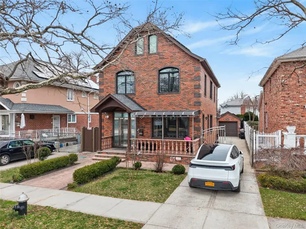 $1,895,000 | 151-23 26th Avenue | Flushing