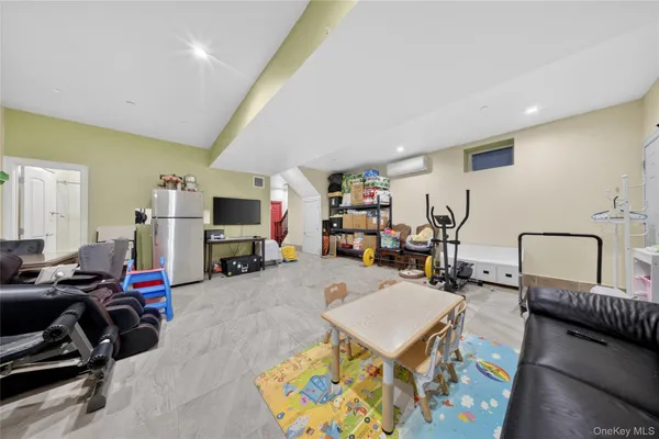 $1,895,000 | 151-23 26th Avenue | Flushing