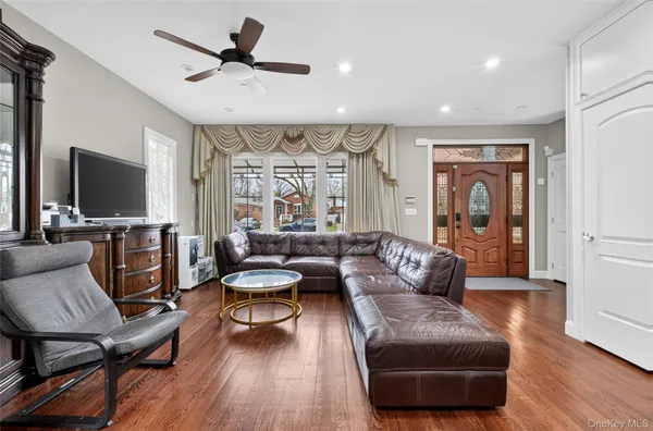 $1,895,000 | 151-23 26th Avenue | Flushing