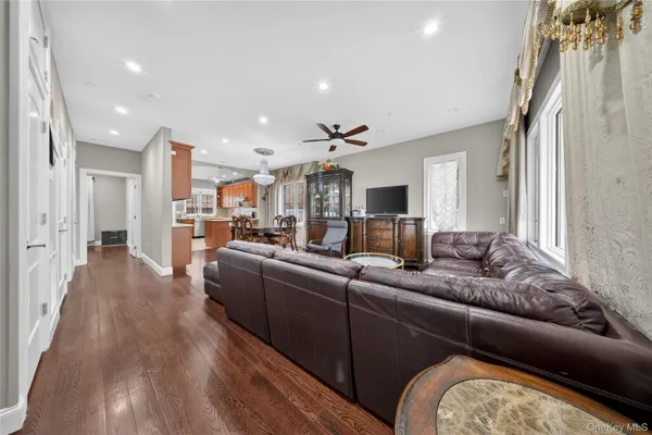 $1,895,000 | 151-23 26th Avenue | Flushing