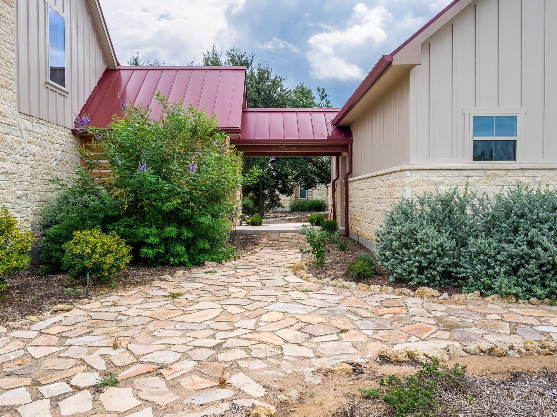 529 Vista Rdg Drive Round Mountain, TX 78663 - Photo 6 of 40
