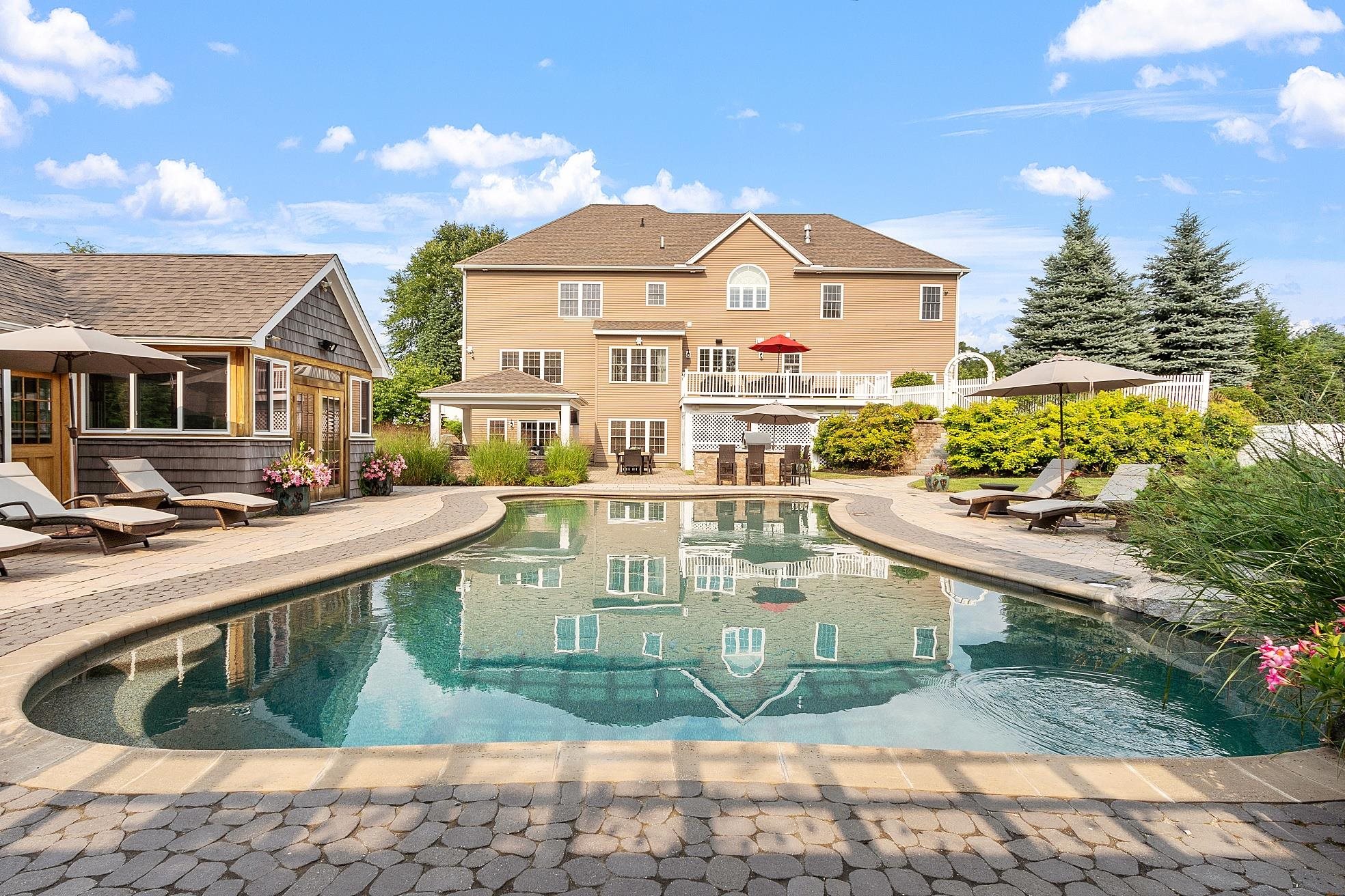 9 Orchard Blossom Road Windham, NH 03087 - Photo 3 of 58