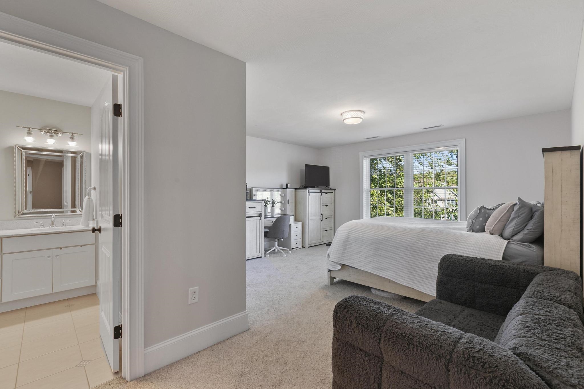 9 Orchard Blossom Road Windham, NH 03087 - Photo 33 of 58