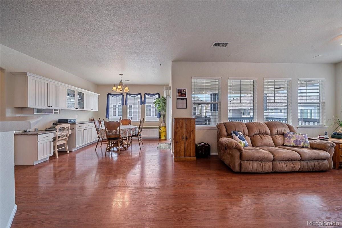 10266 Sedge Grass Way Highlands Ranch, CO 80129 - Photo 3 of 19