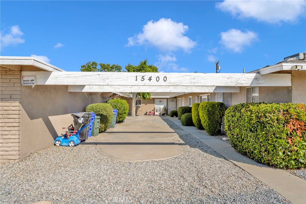 15400 Kiamichi Road Apple Valley, CA 92307 - Photo 14 of 61