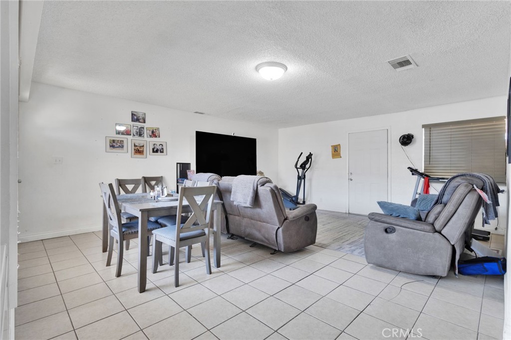 15400 Kiamichi Road Apple Valley, CA 92307 - Photo 18 of 61 Management Unit