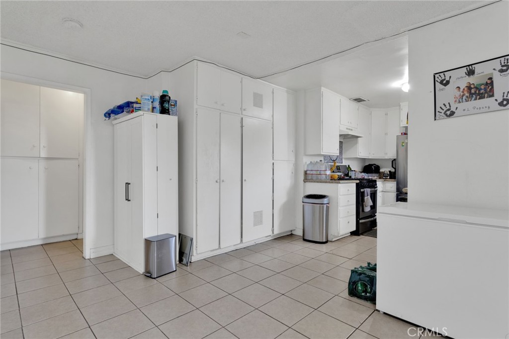 15400 Kiamichi Road Apple Valley, CA 92307 - Photo 22 of 61 Management Unit