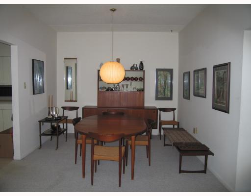 2120 Greentree Road, Unit 608E Pittsburgh, PA 15220 - Photo 3 of 6 Dining Room.