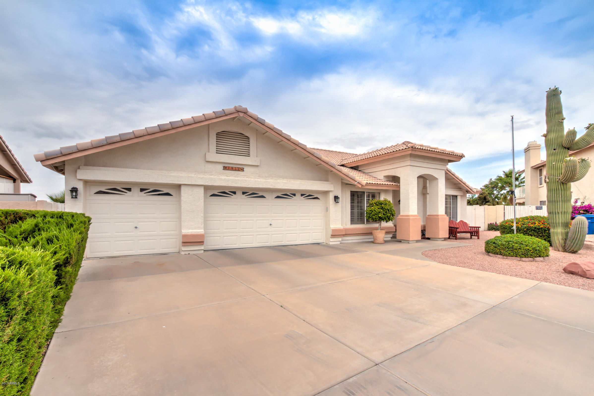 2452 North Rugby Mesa, AZ 85215 - Photo 2 of 61 2452 N Rugby w/Pool + RV gate