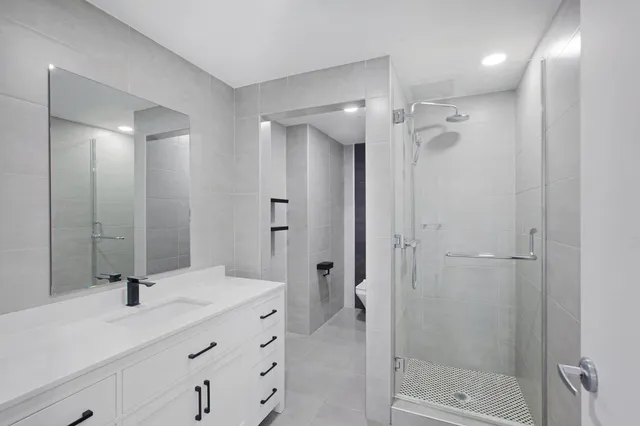 $6,100 | 311 West 46th Street, Unit 4B | Hell's Kitchen