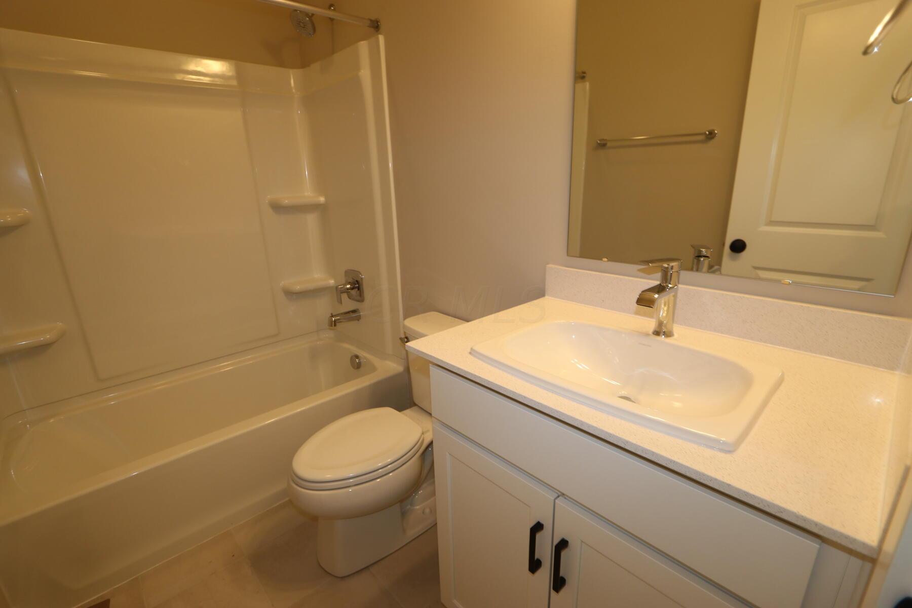 52 Chambers Bay Road Commercial Point, OH 43116 - Photo 7 of 16 Bathroom