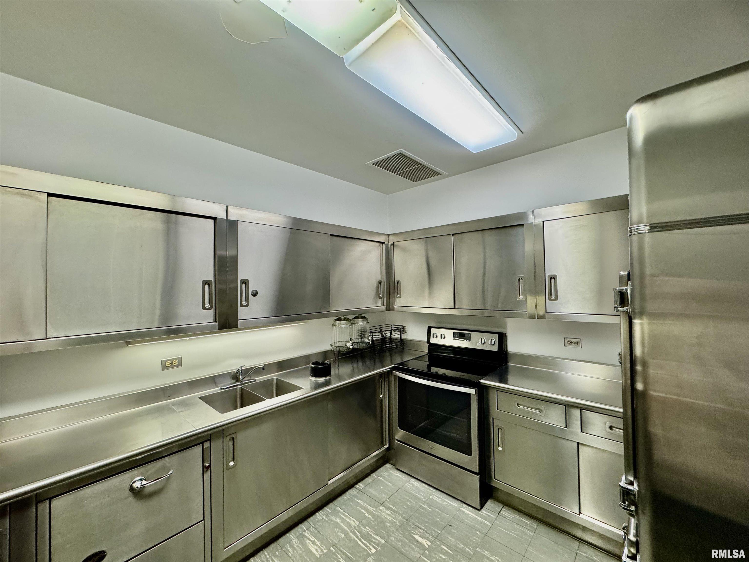 718 South 7th Street, Unit 102 Springfield, IL 62703 - Photo 24 of 32 Gallery Image 24
