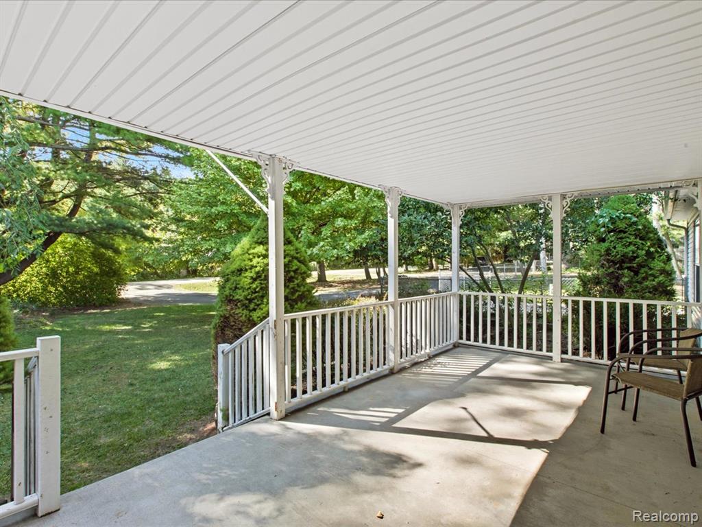 4996 Lakeshore Road Lexington, MI 48450 - Photo 5 of 37 Gallery Image 5