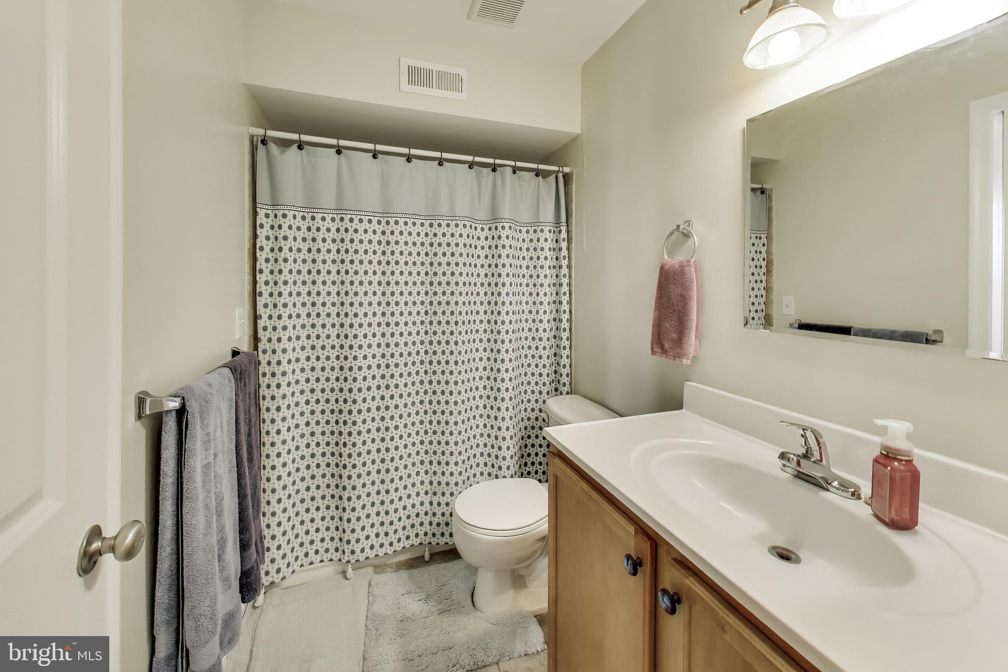 4613 Dillon Street Baltimore, MD 21224 - Photo 23 of 41 Second full bathroom.