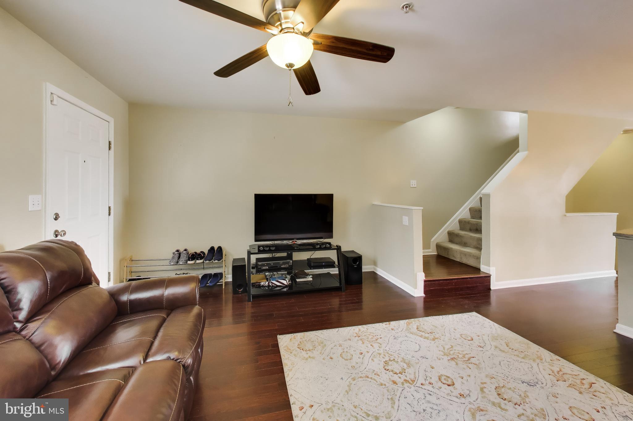 4613 Dillon Street Baltimore, MD 21224 - Photo 4 of 41 Living room
