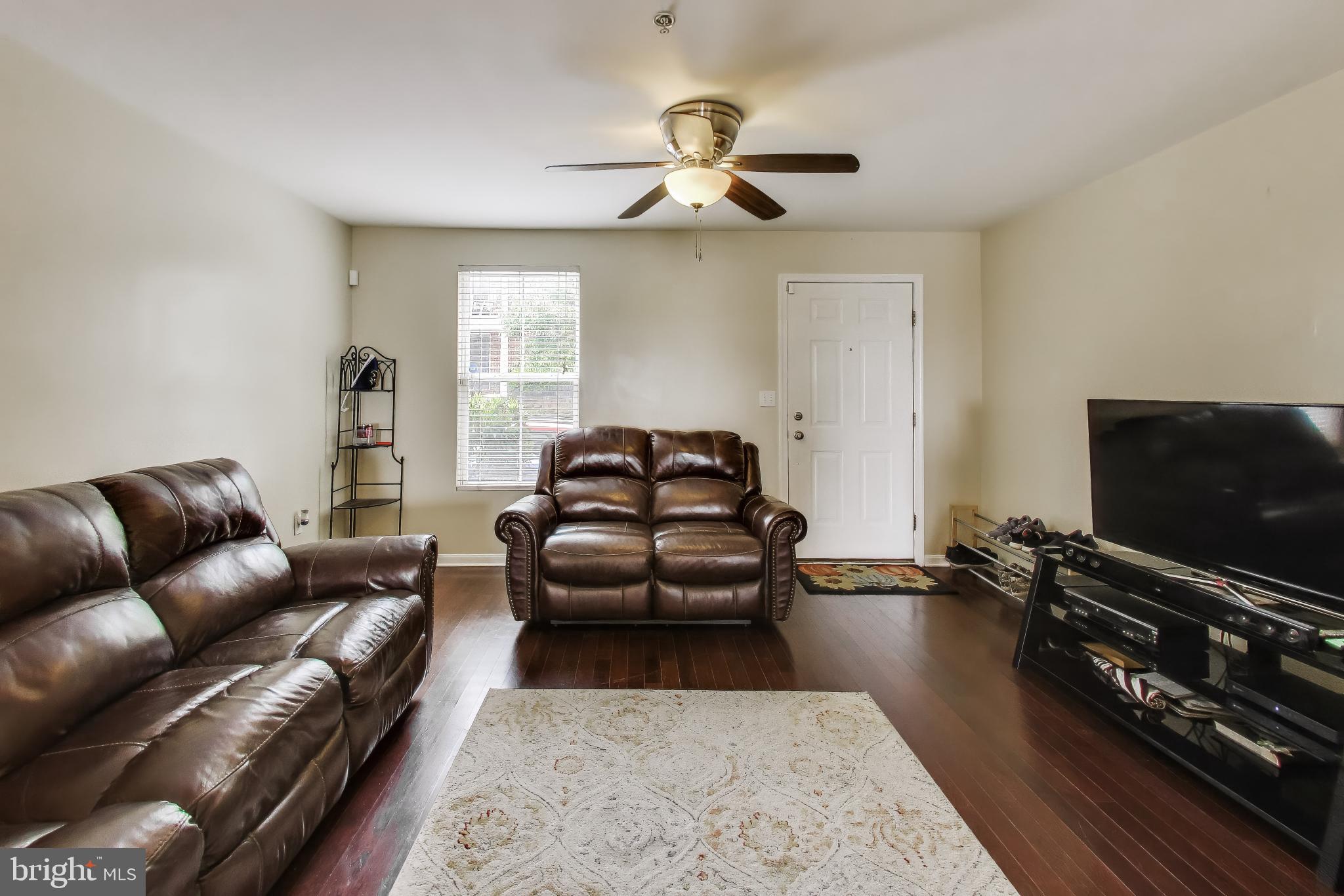 4613 Dillon Street Baltimore, MD 21224 - Photo 5 of 41 Living room