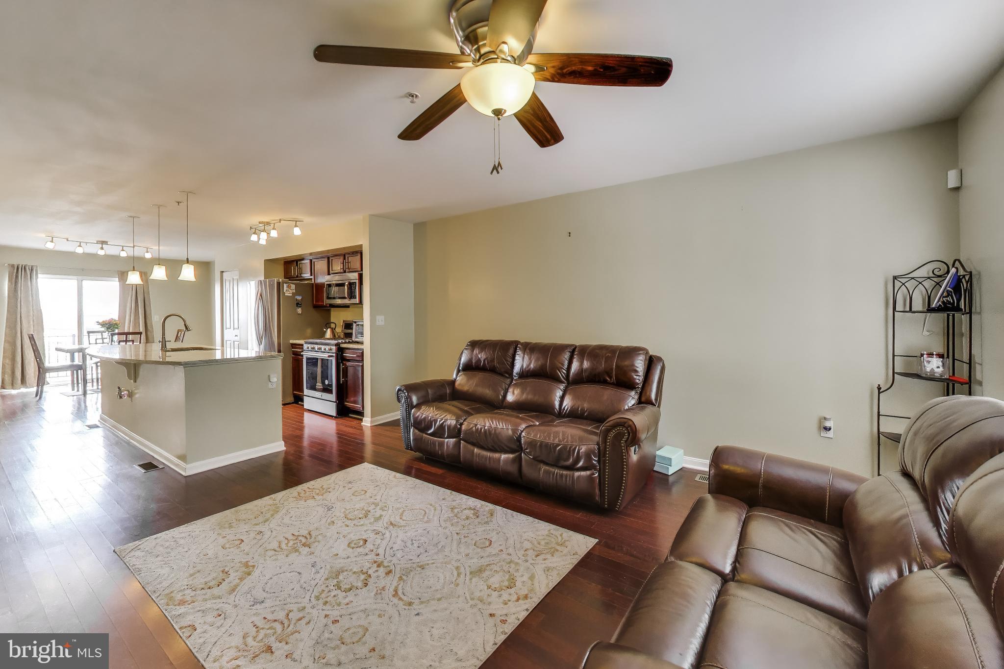 4613 Dillon Street Baltimore, MD 21224 - Photo 6 of 41 Living room