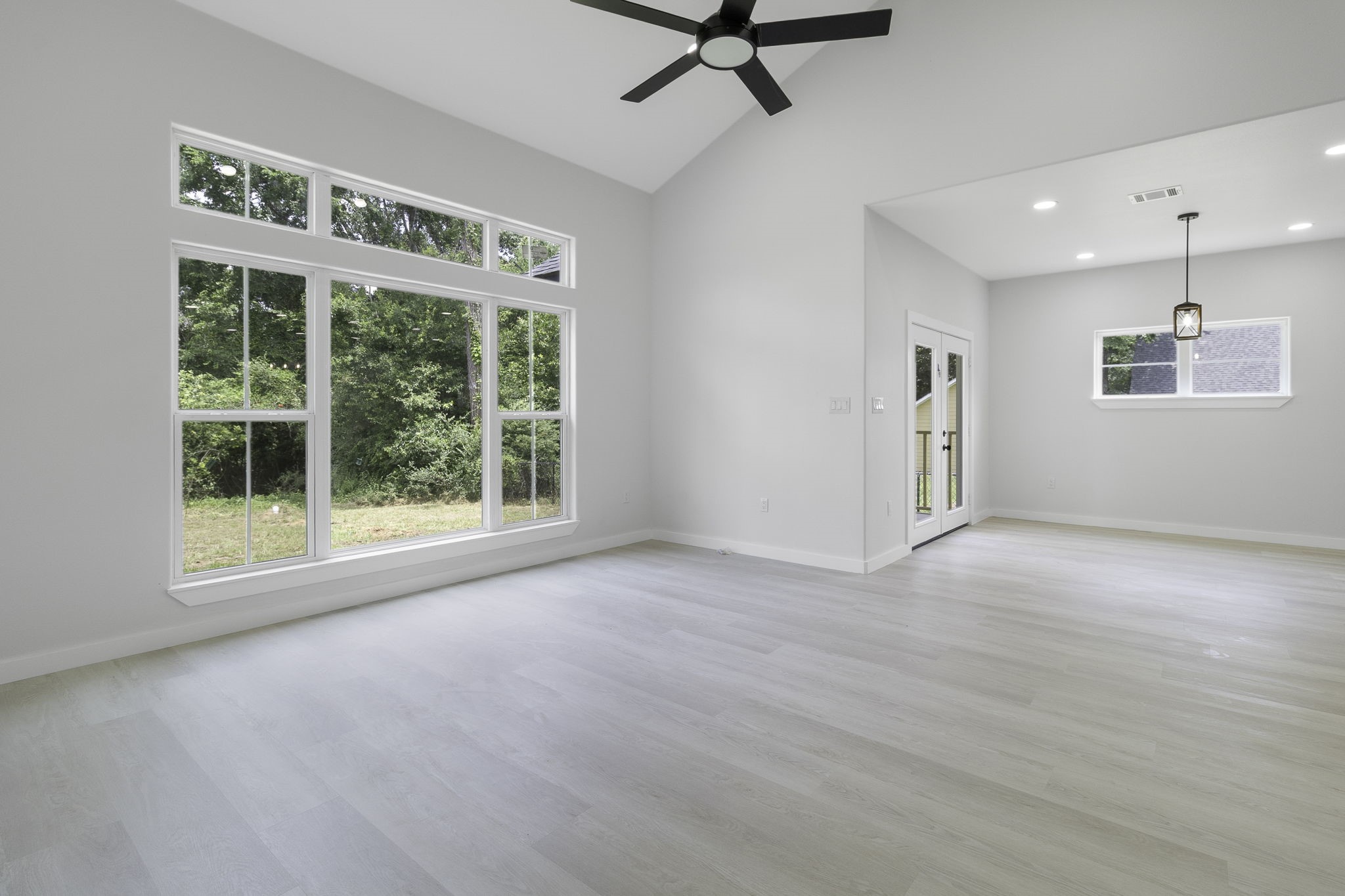 611 Bridgeview Drive Onalaska, TX 77360 - Photo 11 of 33