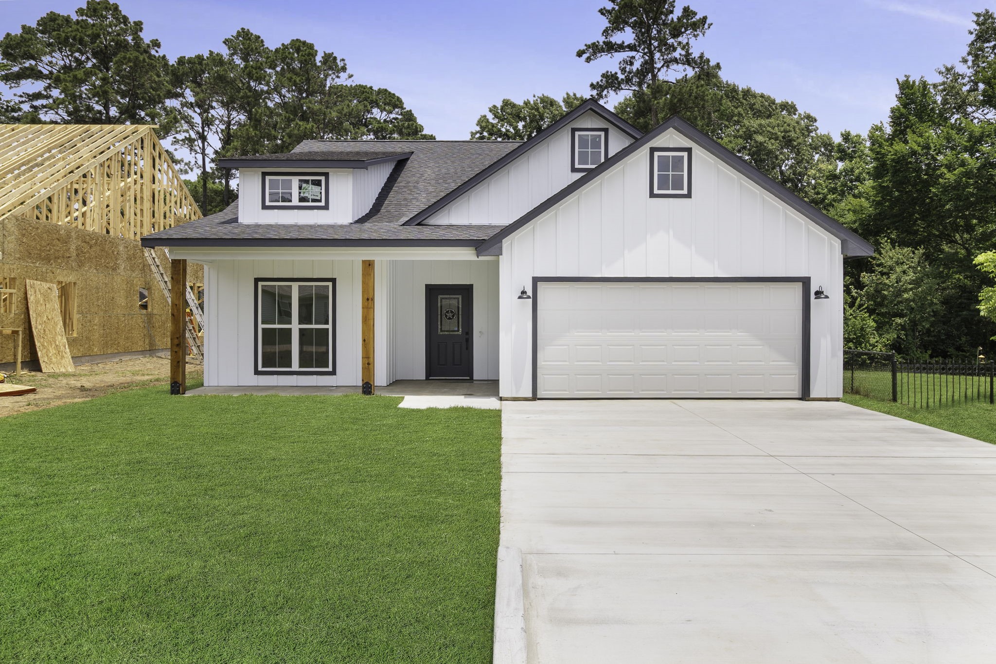 611 Bridgeview Drive Onalaska, TX 77360 - Photo 2 of 33