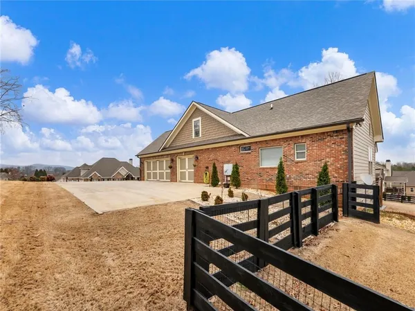$909,900 | 8629 Drake Drive, Lula, GA 30554