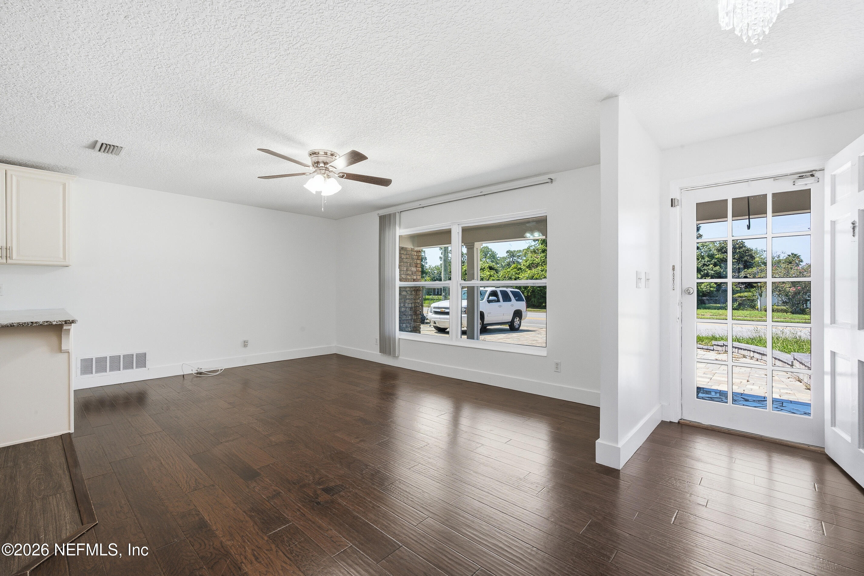 8545 Old Kings Road South Jacksonville, FL 32217 - Photo 5 of 38 Living Rm a