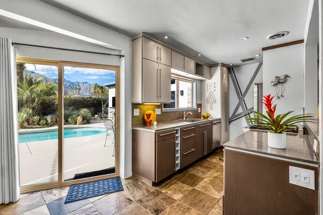 $929,000 | 777 North Calle Rolph, Palm Springs, CA 92262