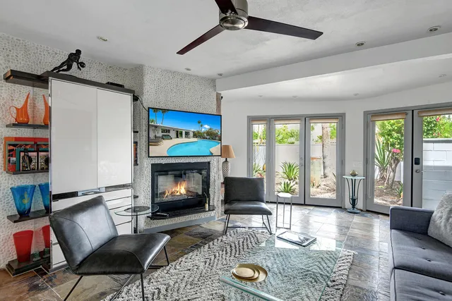 $929,000 | 777 North Calle Rolph, Palm Springs, CA 92262