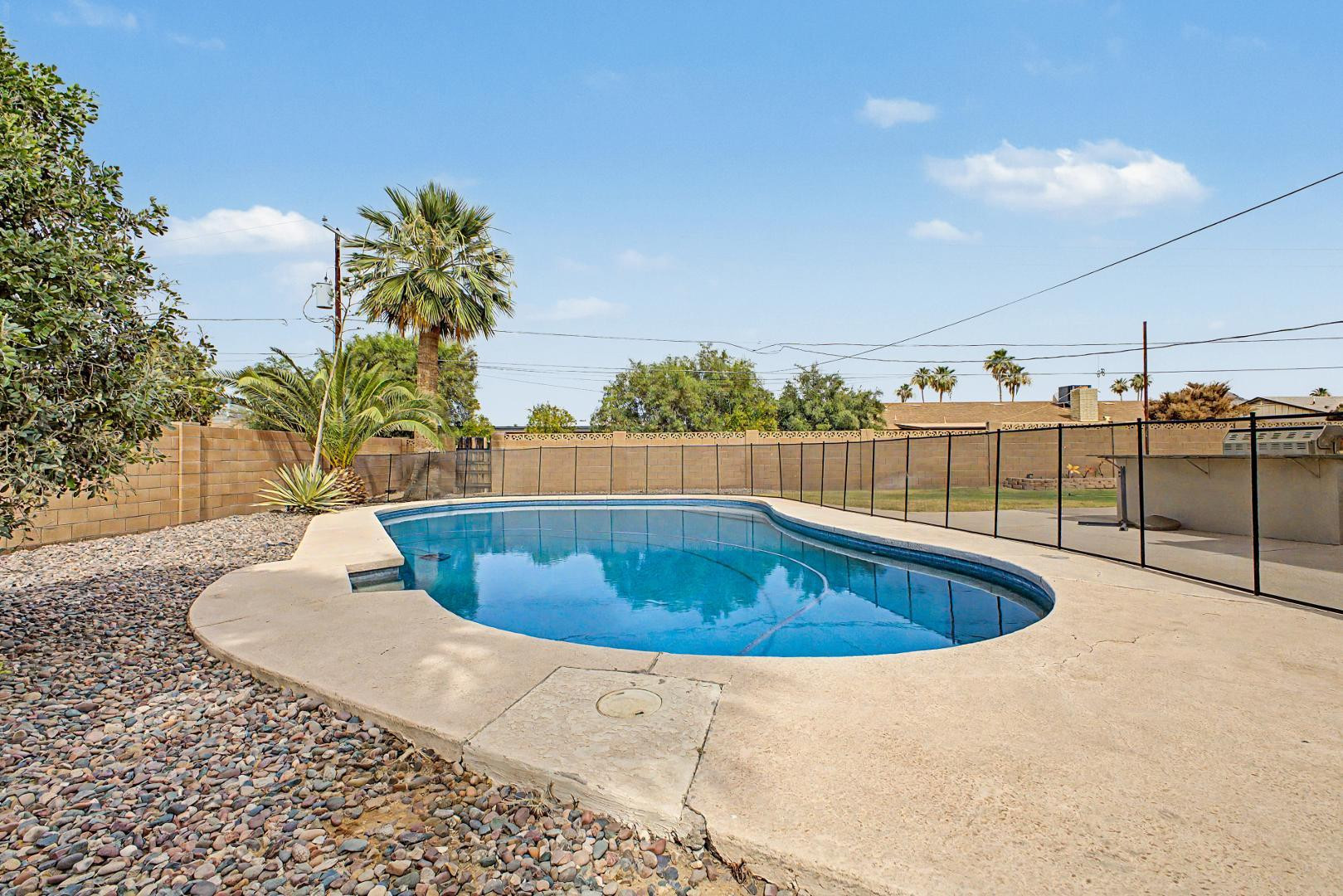 3346 East Cochise Road Phoenix, AZ 85028 - Photo 39 of 40 a view of outdoor space and swimming pool