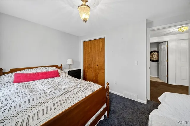 $365,000 | 109 Calypso Circle, Salina, NY 13088