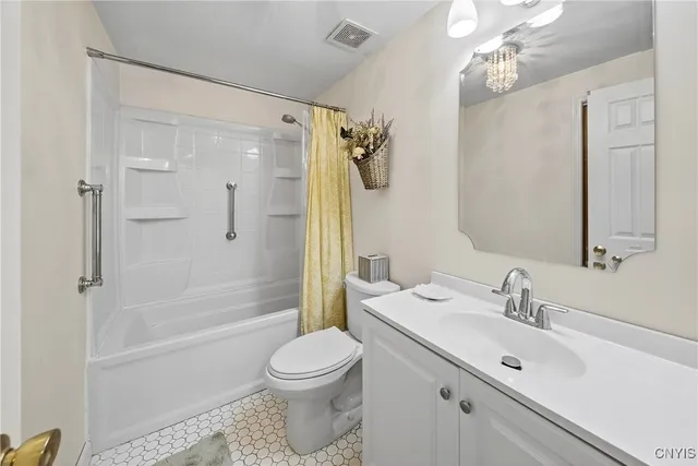 $365,000 | 109 Calypso Circle, Salina, NY 13088