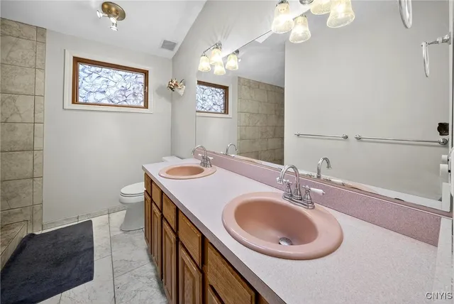 $365,000 | 109 Calypso Circle, Salina, NY 13088