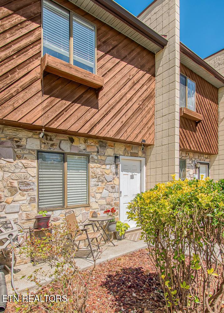 2705 Sood Road, Unit B Knoxville, TN 37921 - Photo 2 of 18 002-014-DSC 7852-716x1000