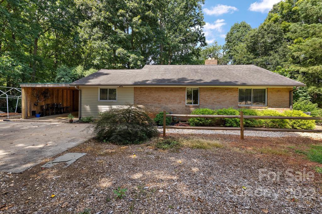 601 Silverleaf Road Charlotte, NC 28217 - Photo 1 of 29 Gallery Image 1