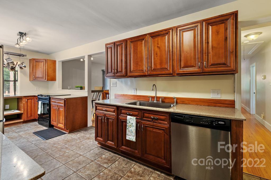 601 Silverleaf Road Charlotte, NC 28217 - Photo 14 of 29 Gallery Image 14