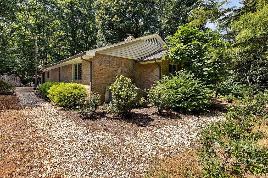 601 Silverleaf Road Charlotte, NC 28217 - Photo 3 of 29 Gallery Image 3