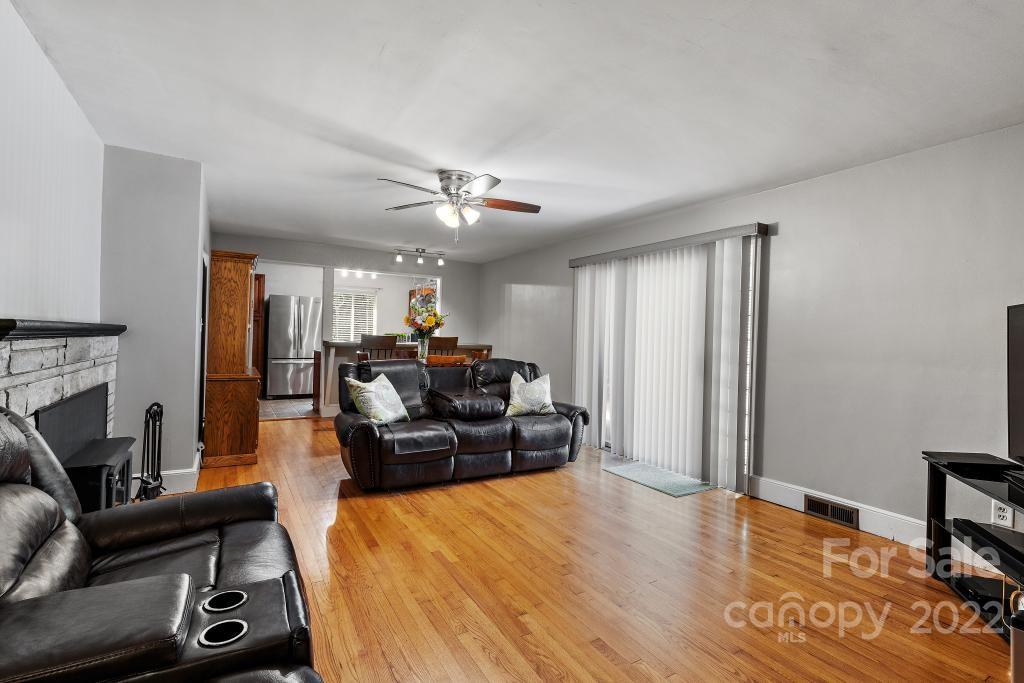 601 Silverleaf Road Charlotte, NC 28217 - Photo 10 of 29 Gallery Image 10