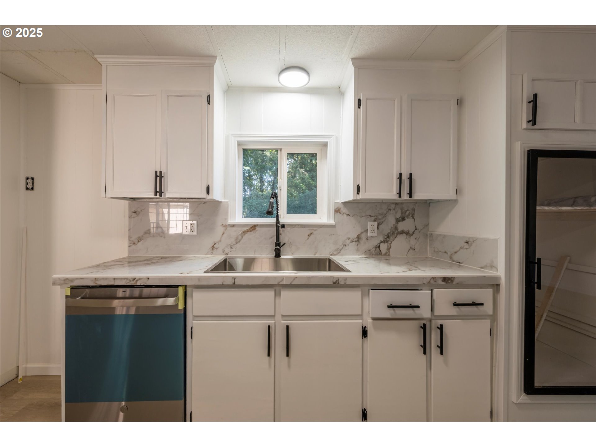 68964 Wildwood Road North Bend, OR 97459 - Photo 33 of 48